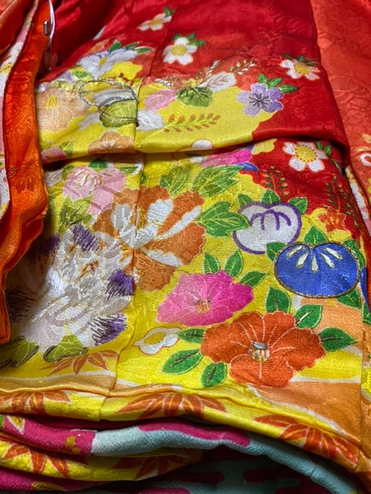 冠をつけた市松人形　　　20211080   な