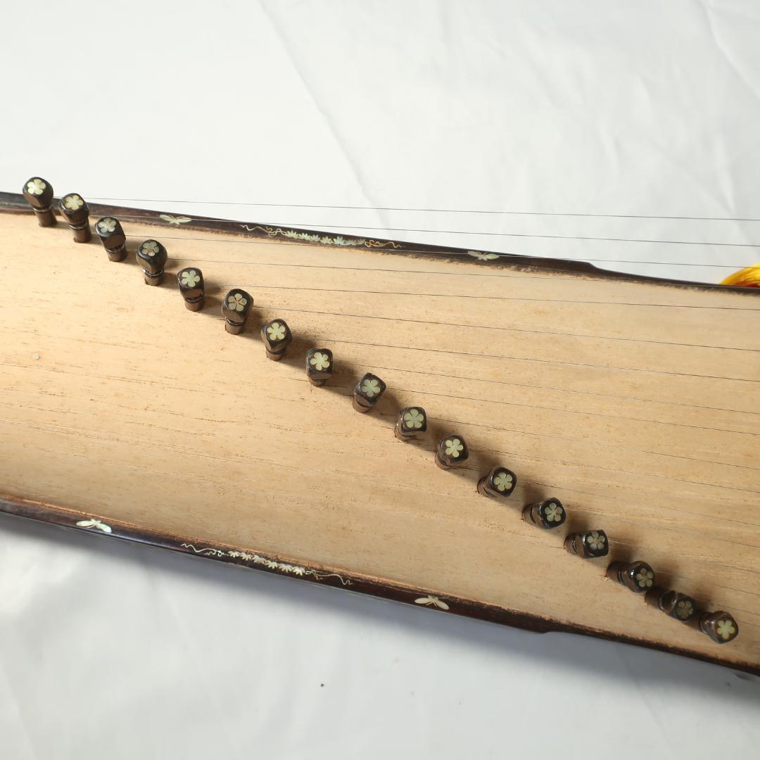 ベトナム民族楽器 ダン・トラン ハードケース付 17弦 エスニック琴 螺鈿細工