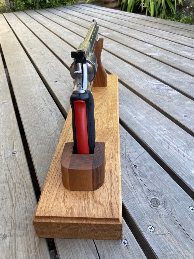 Taurus Raging Bull マルシン製のGun Standガンスタンド