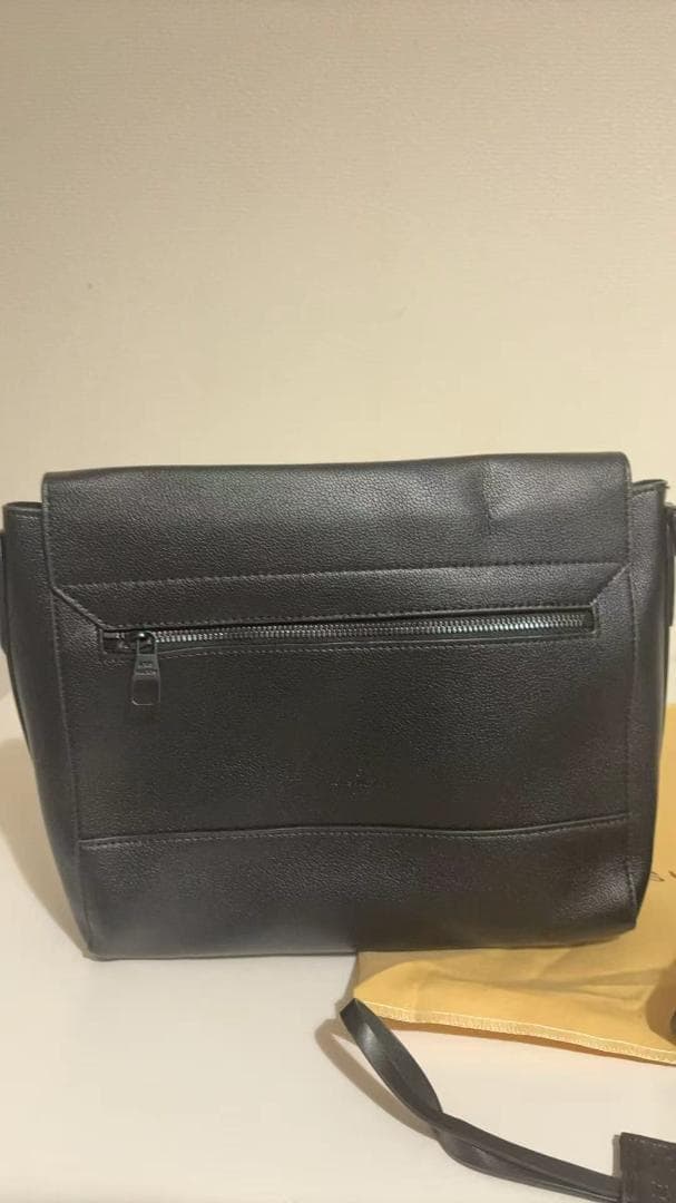 M57080ブラック レザー メッセンジャーバッグ ショルダーバッグ