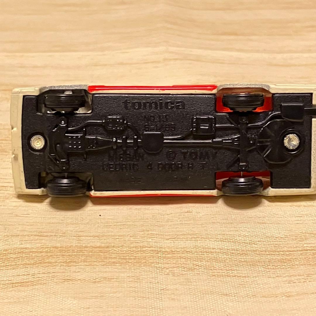 トミカ 日産セドリック 4ドア H.T サトウタクシー No.13 1/65