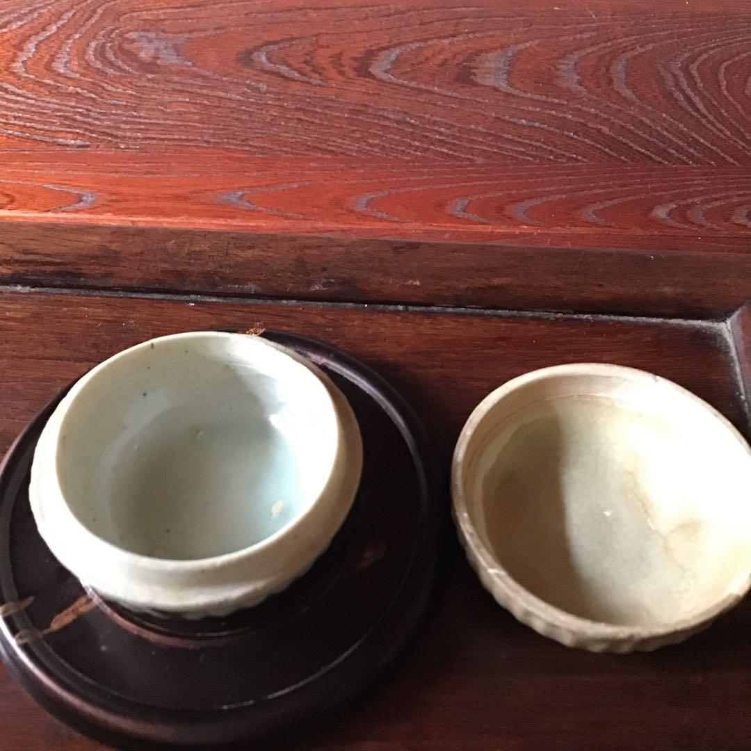 宋　青白磁　陽刻花　香合