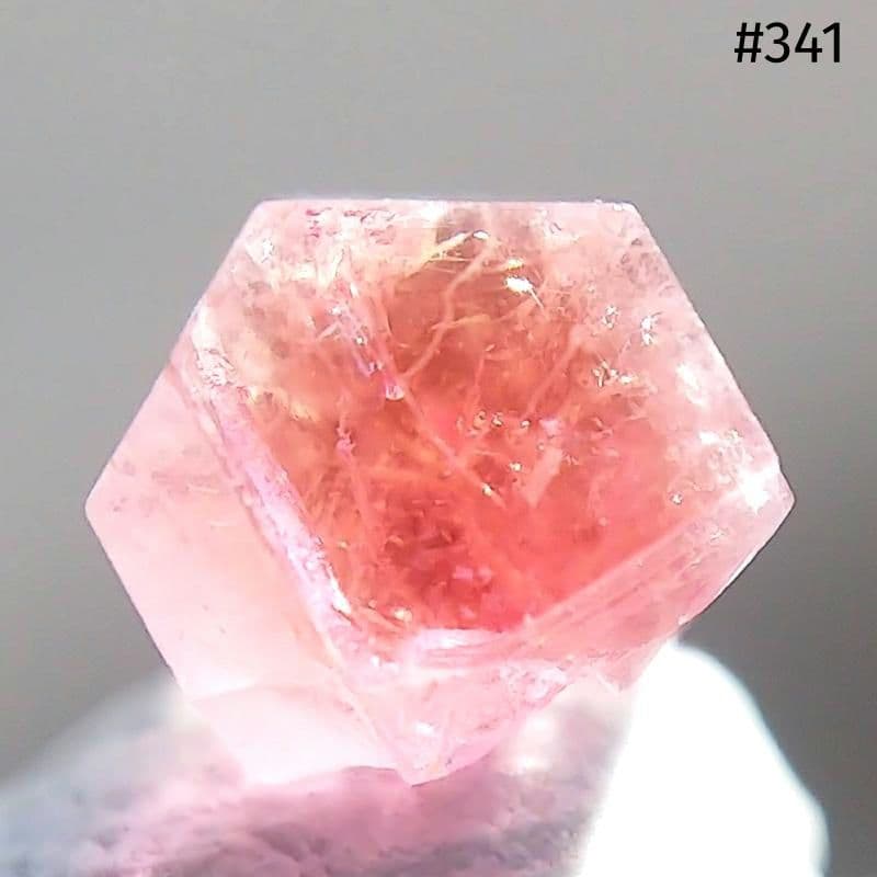 341 レア ペツォッタイト ラズベリル 結晶 原石
