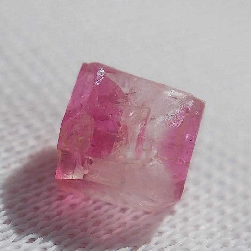 341 レア ペツォッタイト ラズベリル 結晶 原石