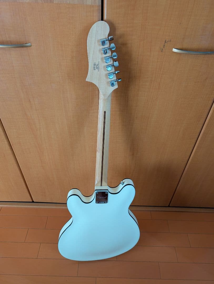 Squier Starcaster ホワイトエレキギター