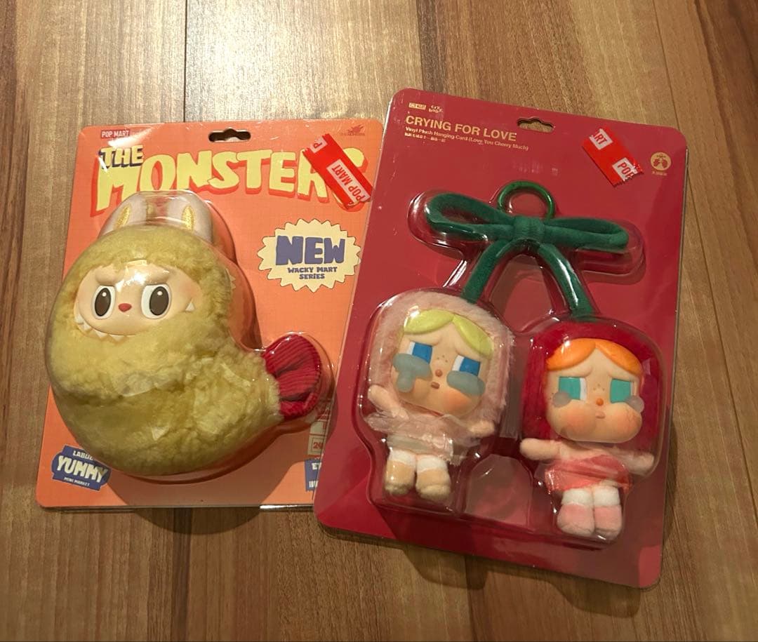 正規品POPMARTイヤホンケースエビフライ&クライベイビーチェリー2点セット