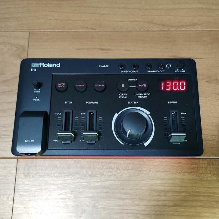 Roland ボーカル用エフェクター E-4 VOICE TWEAKER