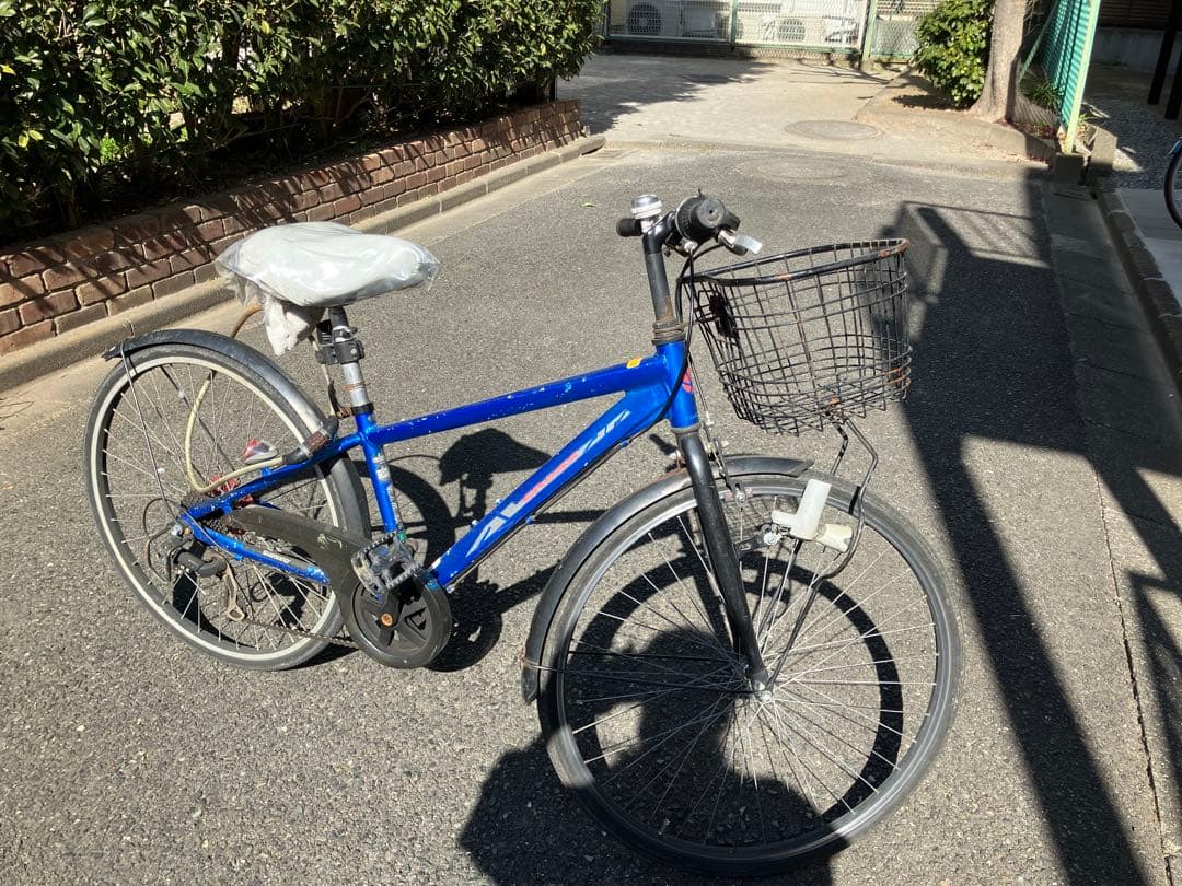 青いシティサイクル バスケット付き 26インチ