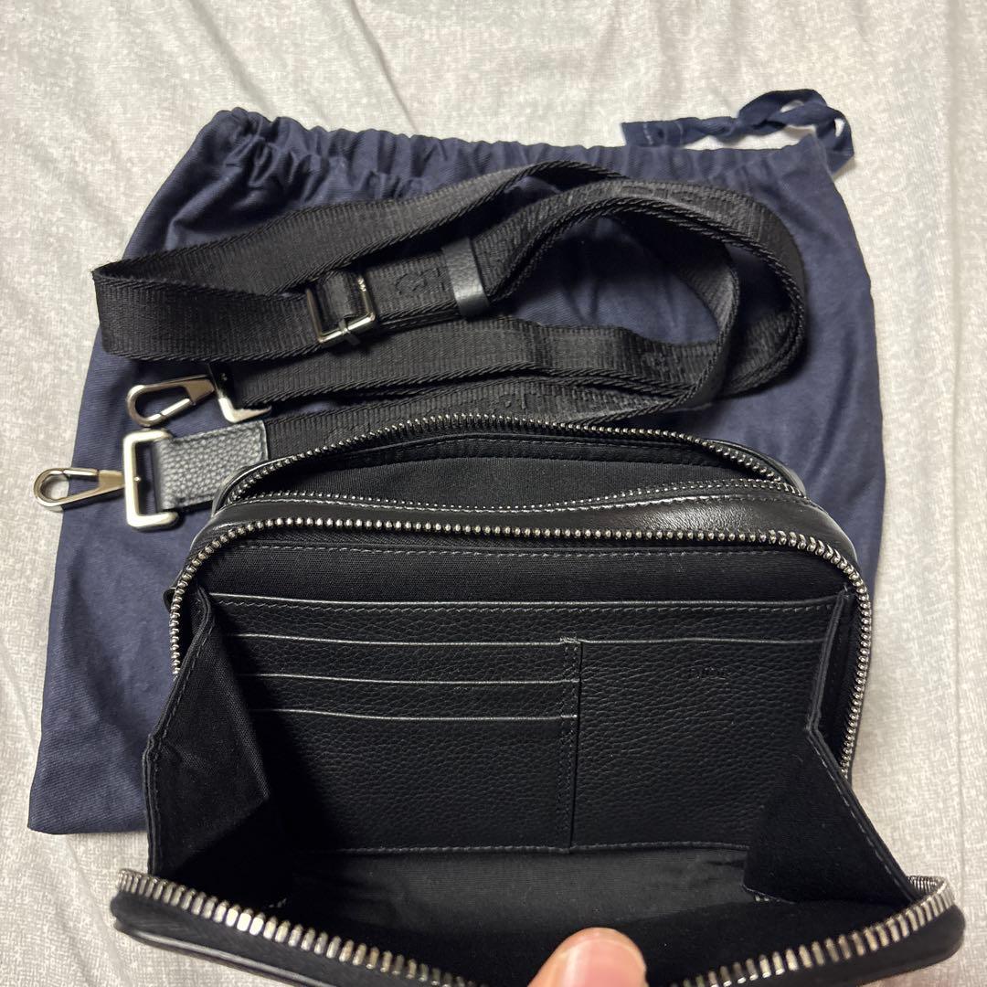 Dior 黒 レザーポーチ ショルダーストラップ付き