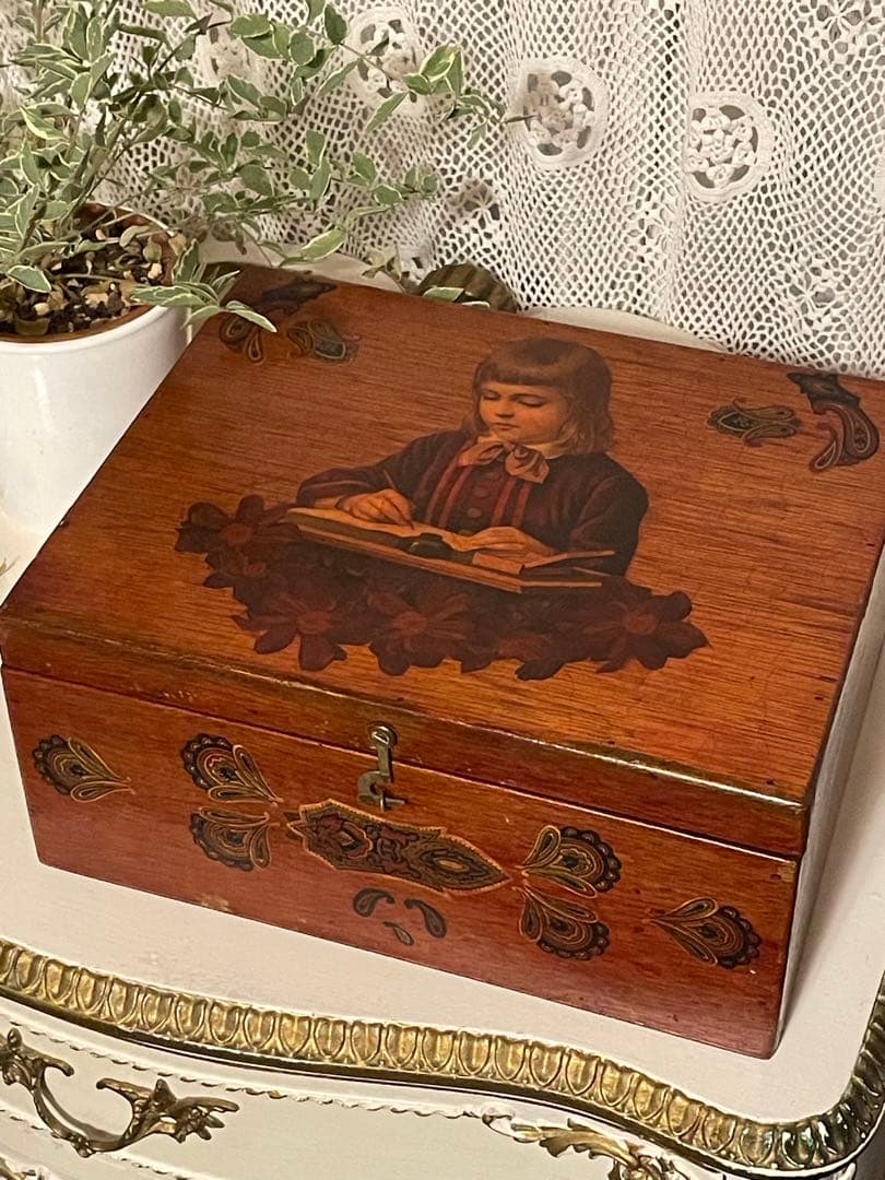 UKフランスの木箱　アンティーク