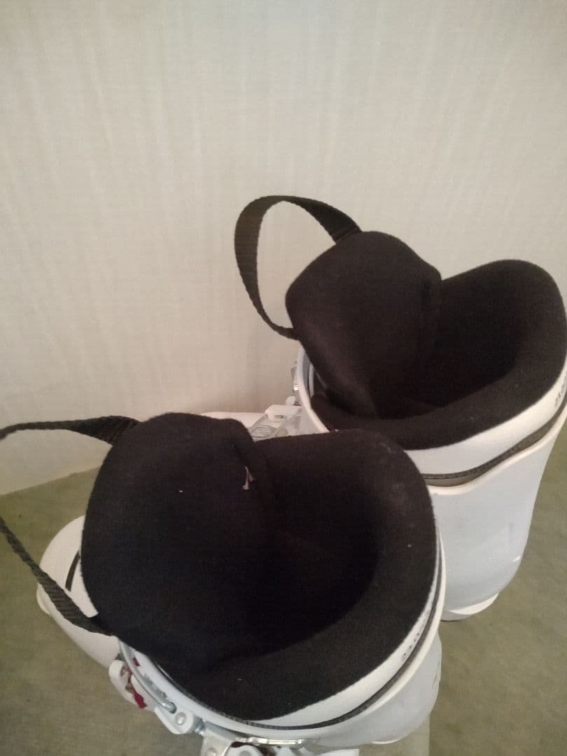 【状態良好☆】23.0/23.5cm　ATOMICスキーブーツ♪　送料無料！