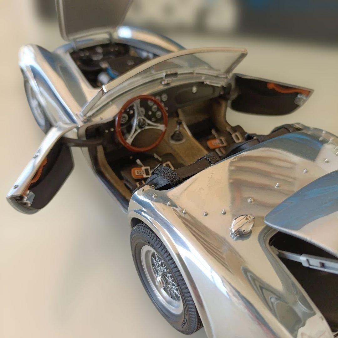 エグゾト製　シェビー　コブラ　シルバー 1/18