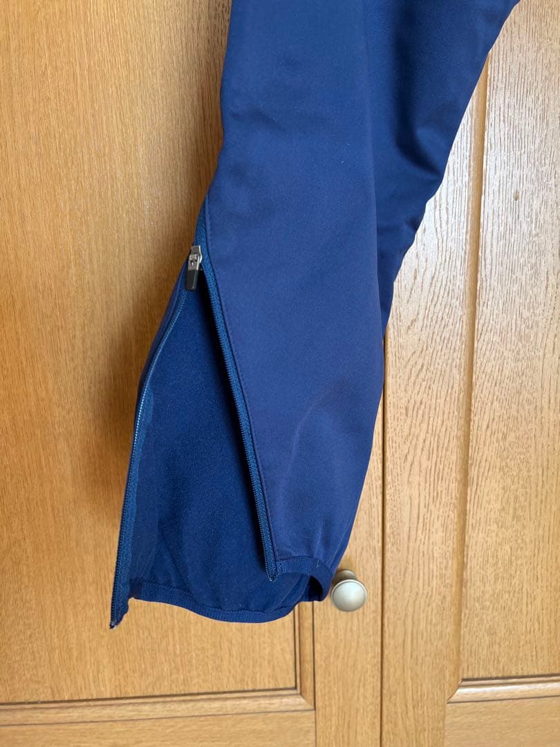 アスレタ　防風　ジャージ　防寒　サイズL 上下セット　ジャージ　ピステ