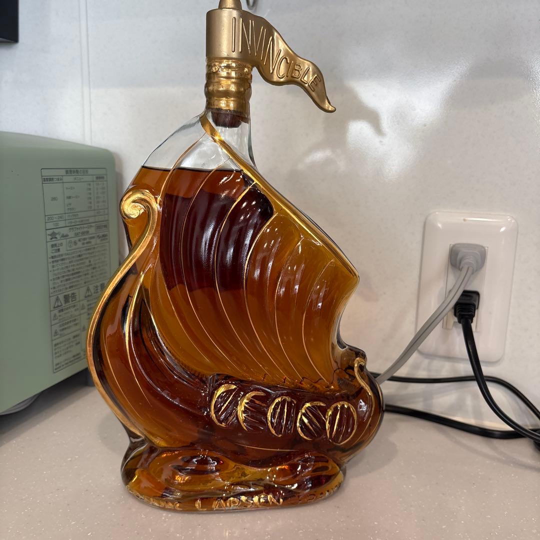 LARSEN INVINCIBLE コニャック 750ml