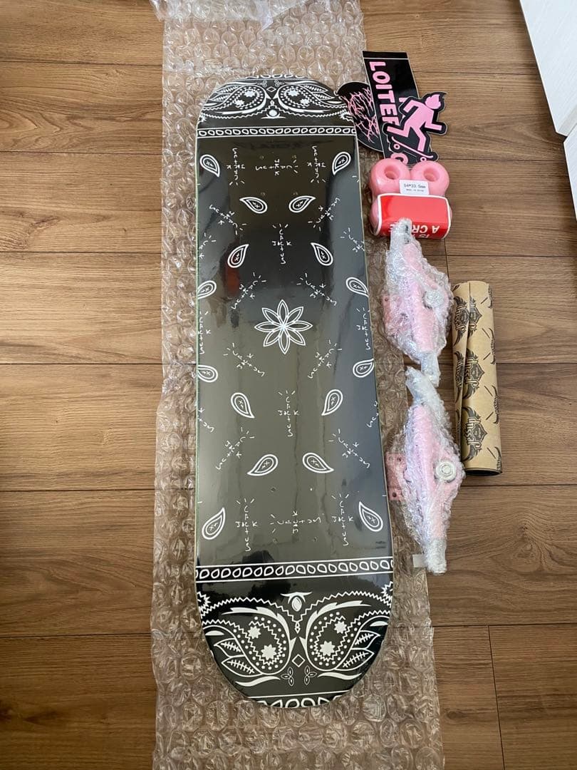 【新品】 CACTUS JACK PAISLEY SKATE DECK