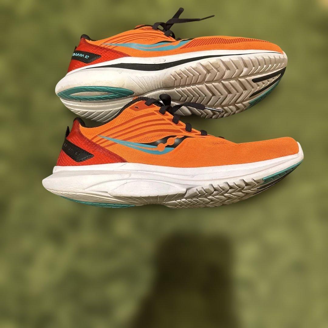 26cm 相当Saucony Kinvara 12 オレンジ ランニングシューズ