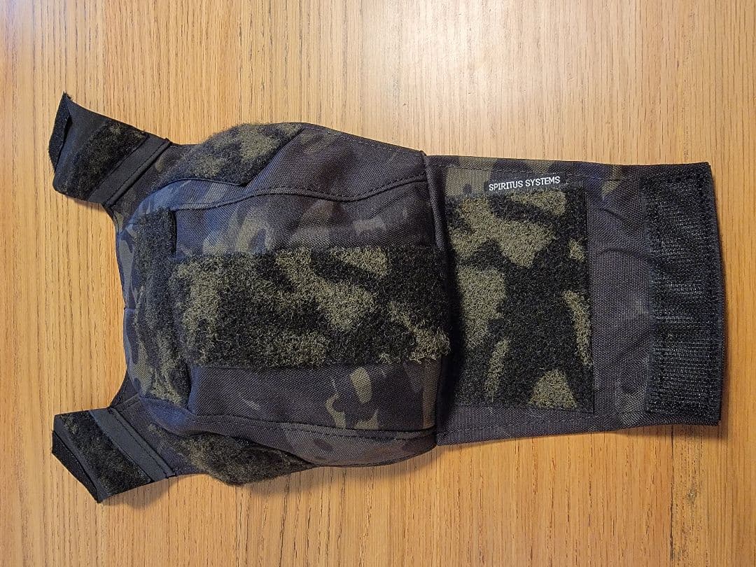 実物Spiritus Systems RAID Cover Flux