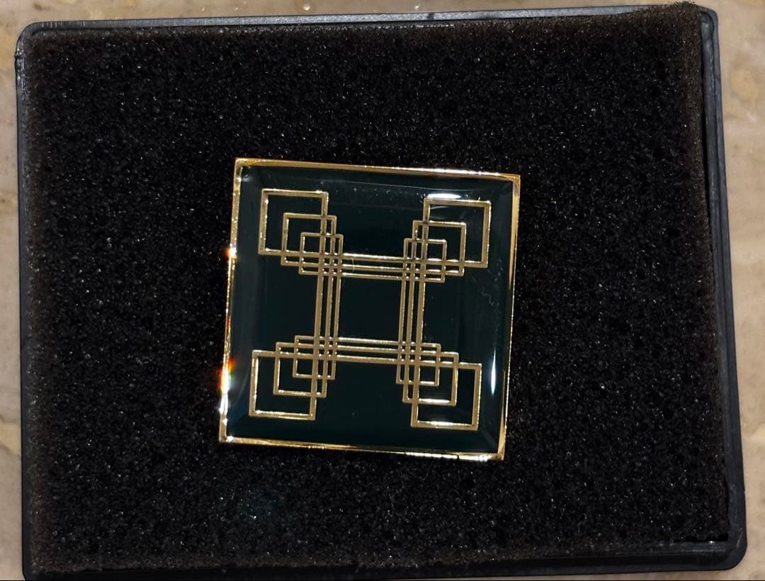 TRAIN SUITE 四季島 ピンバッジ