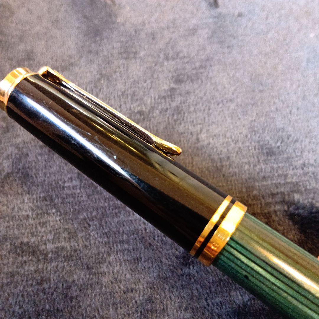 ペリカン　万年筆 緑と黒のストライプ デザイン