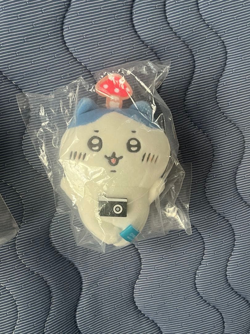 ちいかわ　森のキノコぷちマスコット　ハチワレ　うさぎ