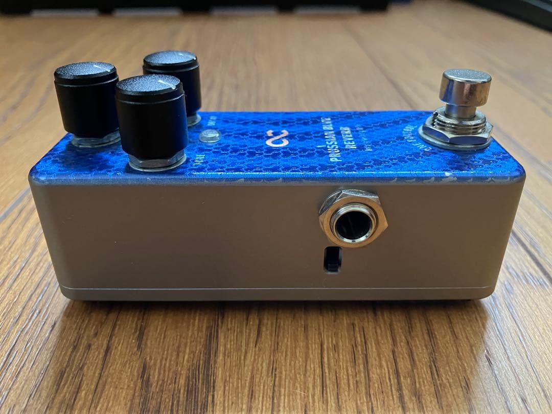 One Control Prussian Blue Reverb エフェクター