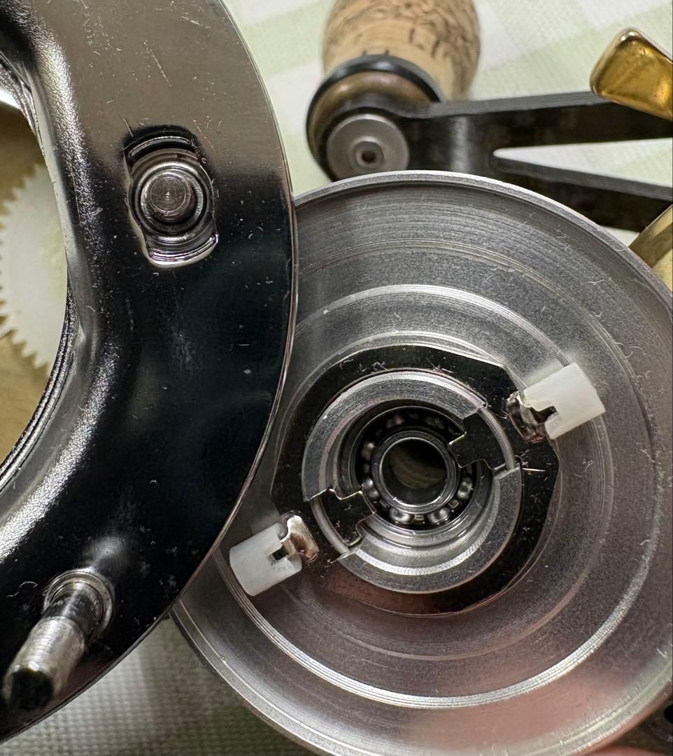 アブガルシア アンバサダー 5500CSロケットシャンパンZPI ダブルハンドル