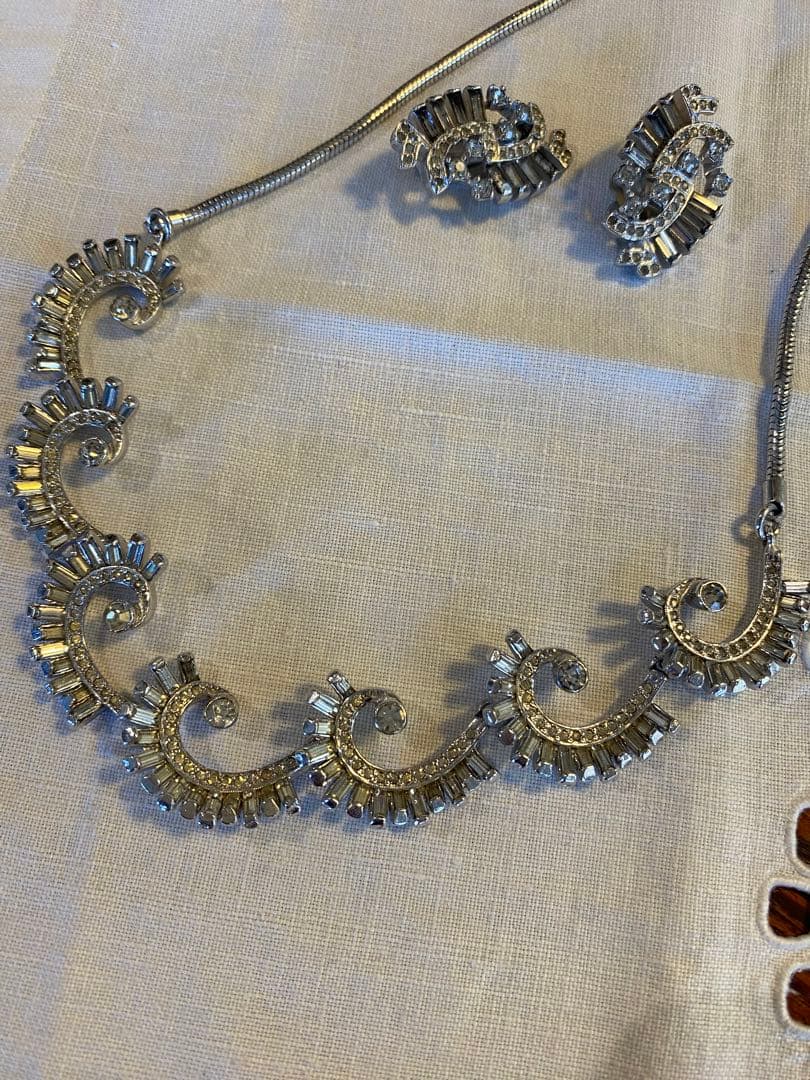 コスチュームジュエリー　pennino ネックレス＆イヤリングセット