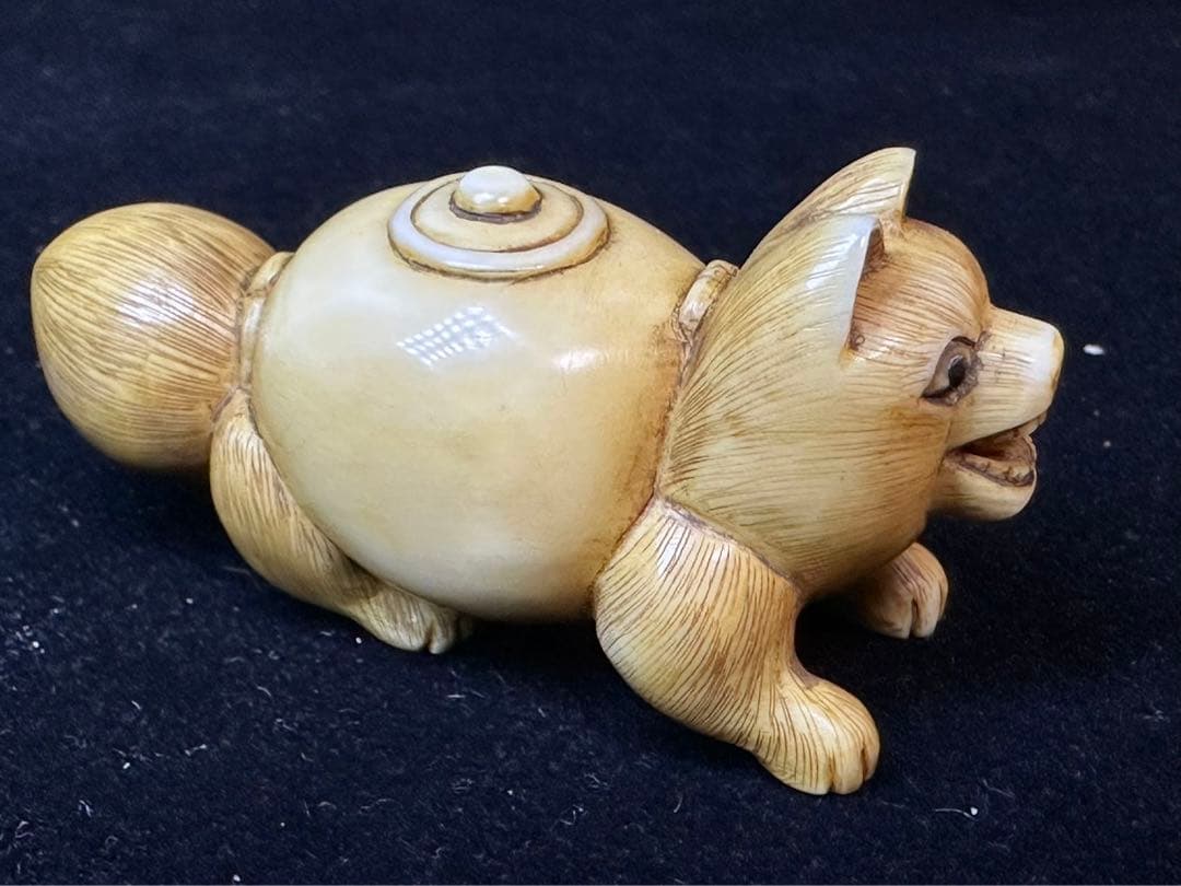 極上　根付　狸　彫刻 置物　細密細工　骨董　アンティーク　在銘