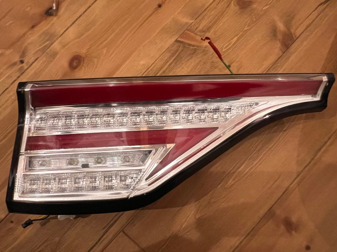 クリスタルアイ エスティマ LEDテールランプ