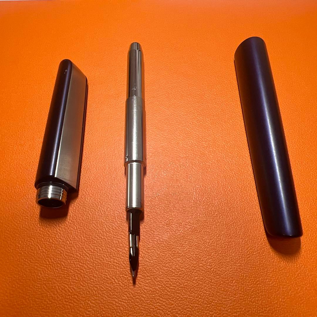 エルメス　ノーチラス　万年筆と革ケース