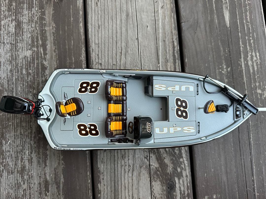 レンジャー 520VX 1/24 ダイキャスト模型 CASTAWAY