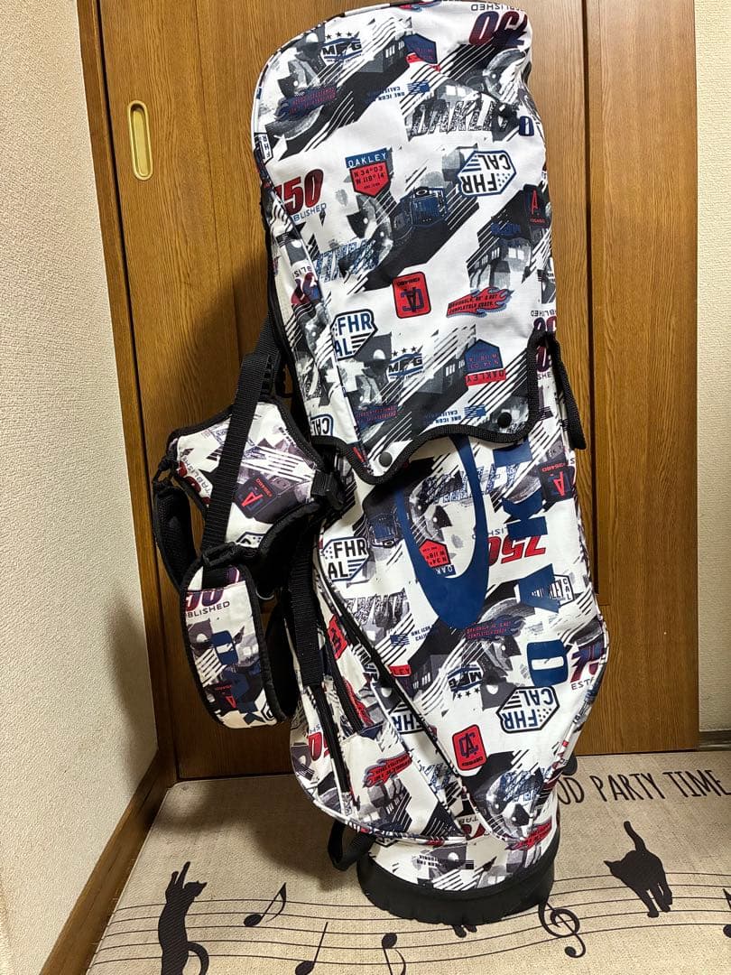 OAKLEY キャディバッグ グラフィックデザイン　ヘッドカバー付き