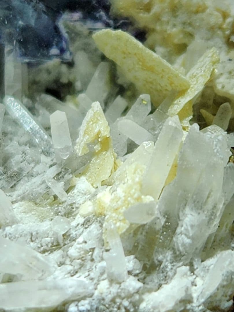 高品質✨美麗ゾーニング フローライト＆ クォーツ＆パイライト共生原石