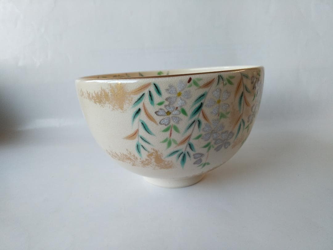 橋本紫雲 平安紫雲 色絵 柳桜文 茶碗 共箱 茶道具 茶器 抹茶碗 新品 です。