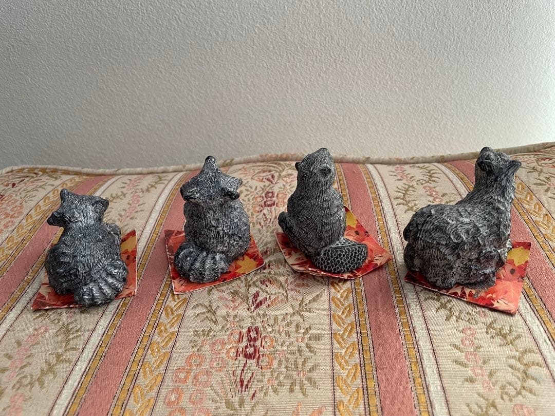 Edmond wolf jr. フィギュア　カナダ　 アライグマ　ビーバー　クマ