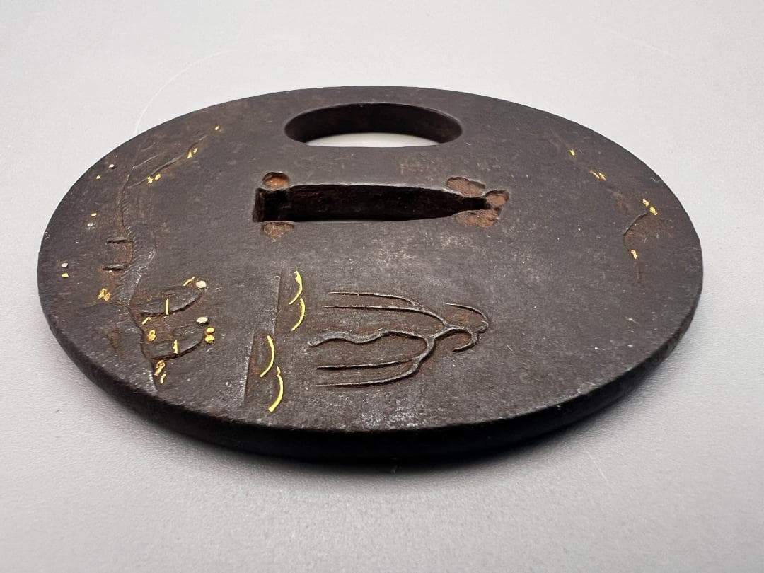 江戸期　小鉄鍔　人物風景図　金銀象嵌　金家在銘　刀装具　重量約52g　専用箱付