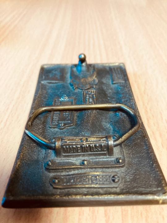 ヴィンテージバックルです。