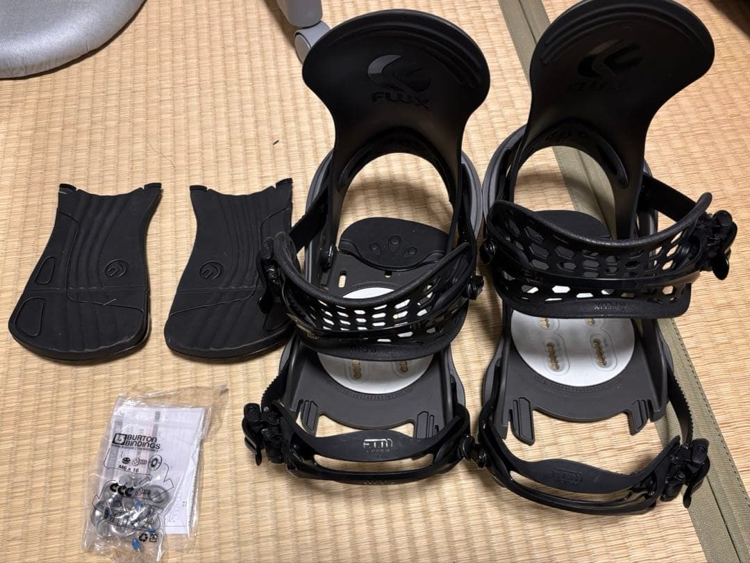 スノーボードビンディングFLUX R2