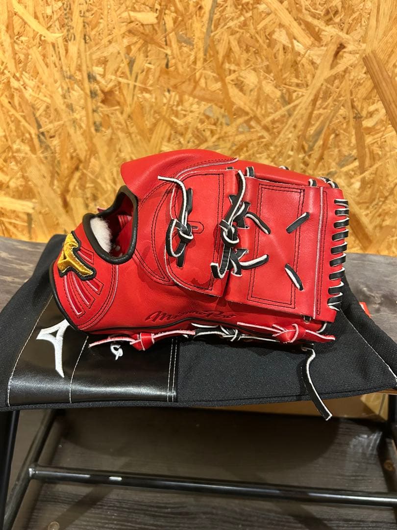 ミズノプロ 軟式グローブ ピッチャー 用　伊藤モデル