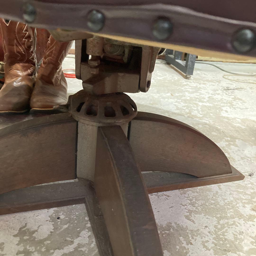 ⭐️アンティークレザー　スタッズ　バーガンディ レザー 1人掛け アームチェア