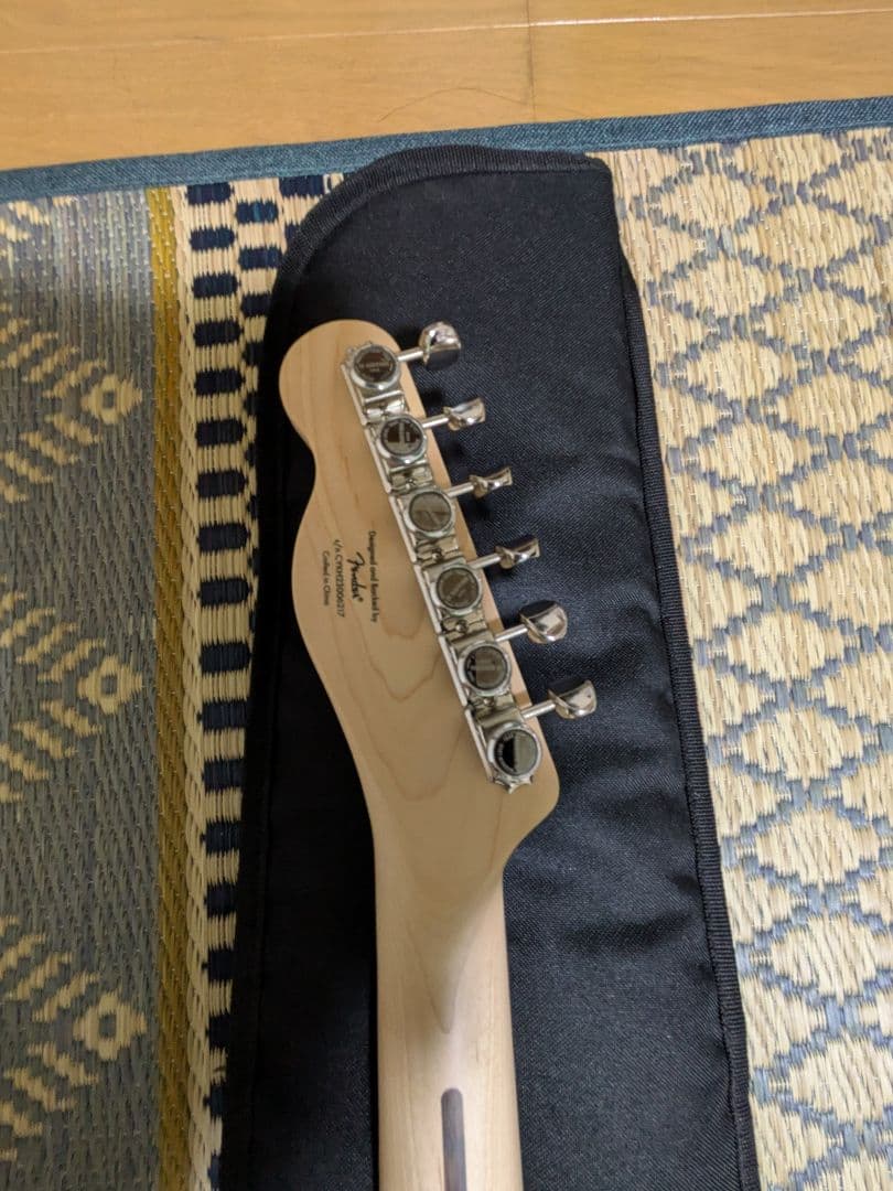 Squier by fender telecaster deluxe　black