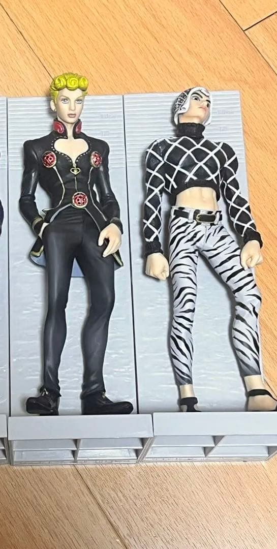 ジョジョの奇妙な冒険 フィギュア4点