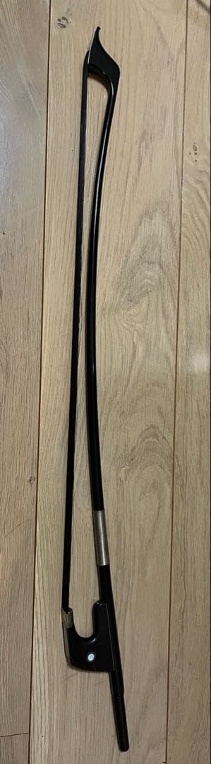 コントラバスカーボン弓　黒毛　ノーブランドケース付