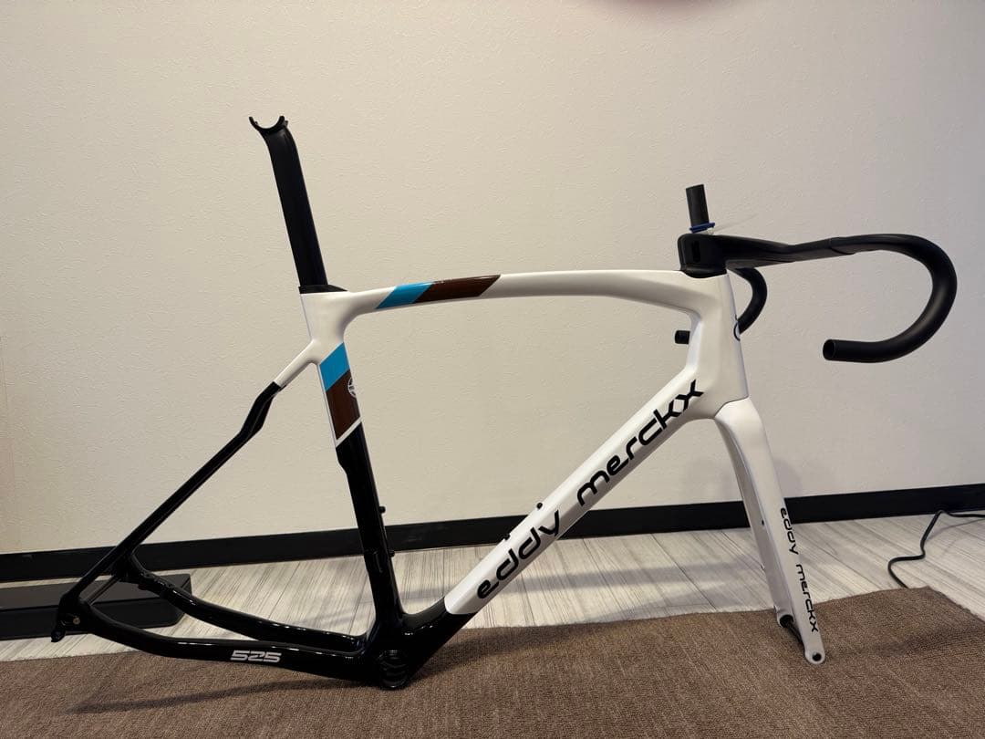 eddy merckx 525 AG2Rカラー Mサイズ