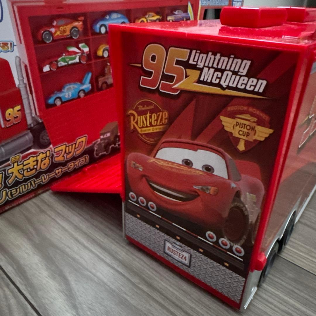 634.【廃盤品】カーズトミカ♡たくさんのせよう！大きなマック　トレーラー