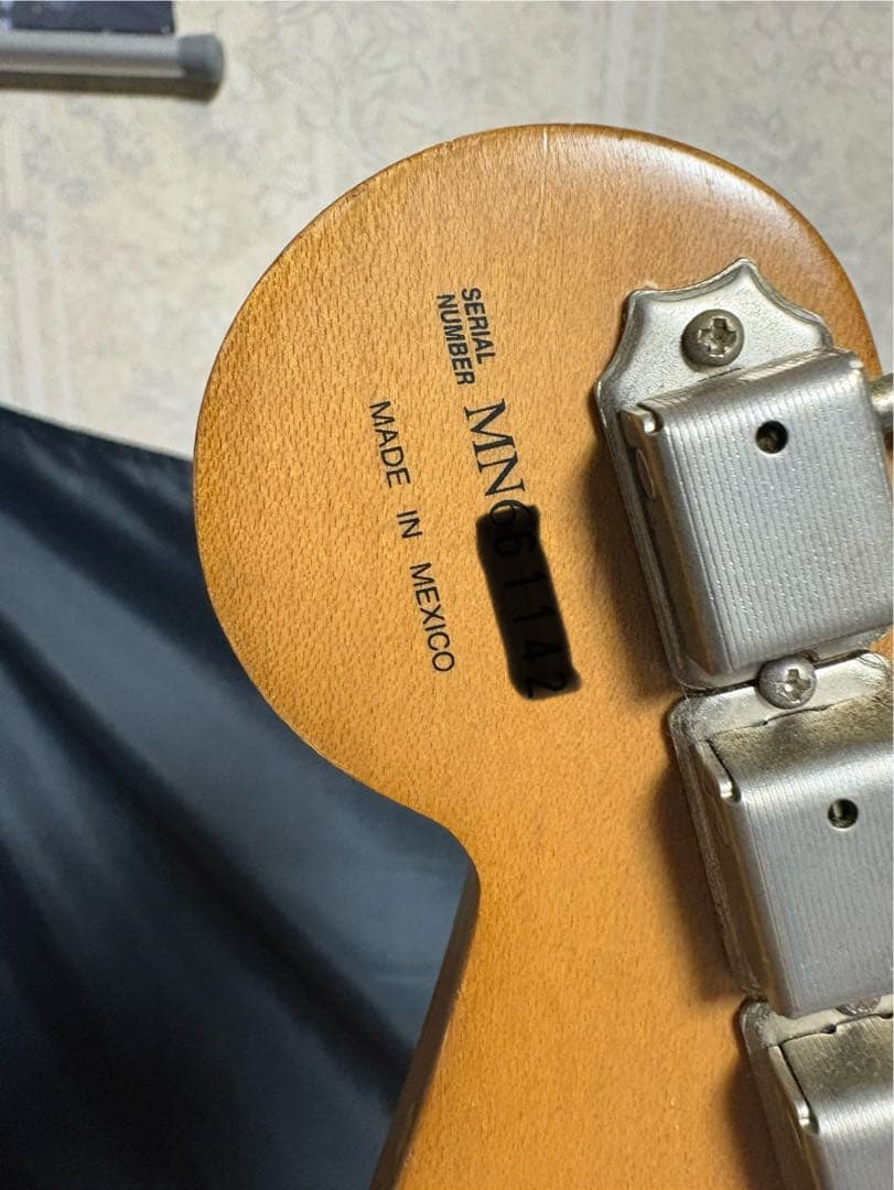 早い者勝ち！　Fender Mexico ストラト　ダフネブルー