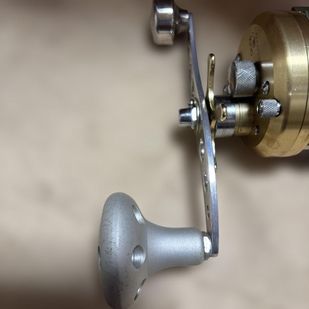 シマノ カルカッタ 小舟1000（パワーハンドル）