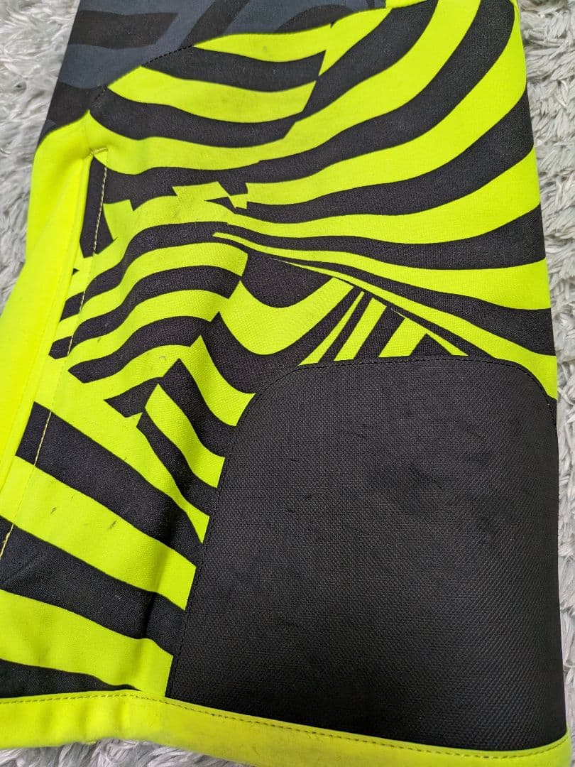 オンヨネ スキーウェア上下SS ゼブラ柄 トラ柄 イエロー/ブラック