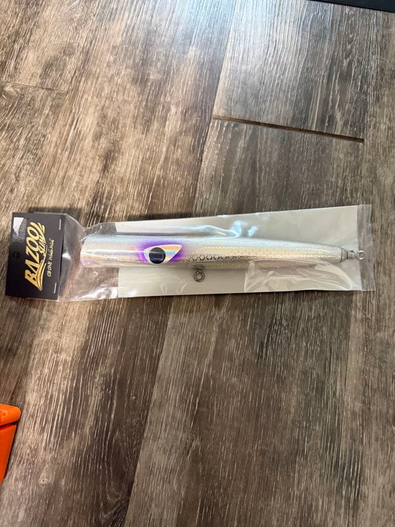 新品・未使用品　CB ONE バズースリム220 ケイムラカラー