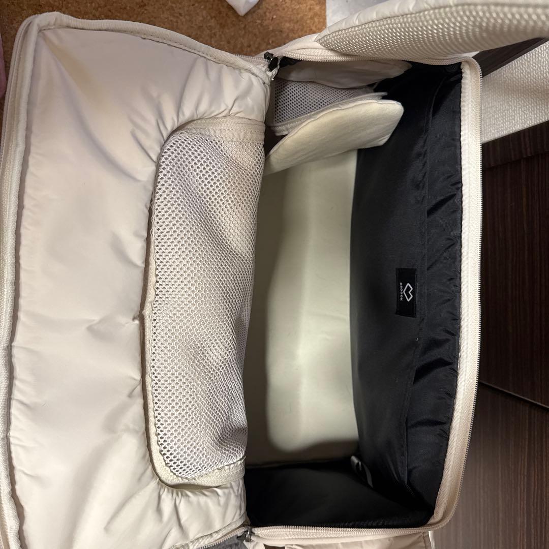 ssoook 犬用キャリーバッグ ホワイト(Mサイズ)左に担ぐタイプ